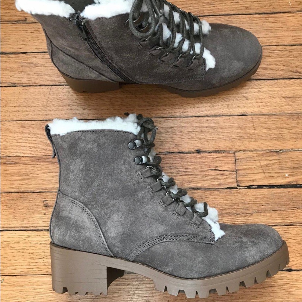 Shearling Hiker Boot Size 6